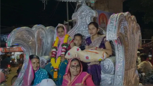 200-years-after-baby-girl-grand-welcome-in-maharashtra