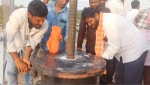 జూరాల ప్రాజెక్టు గేట్లు ఎత్తిన రైతులు